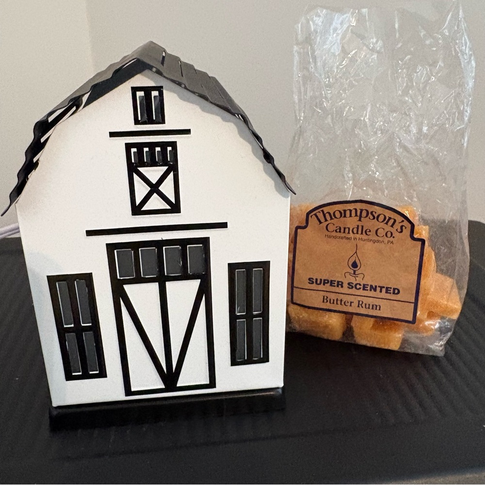 Red Shed Barn Black & White Candle Warmer with Light Bulb on/off switch.